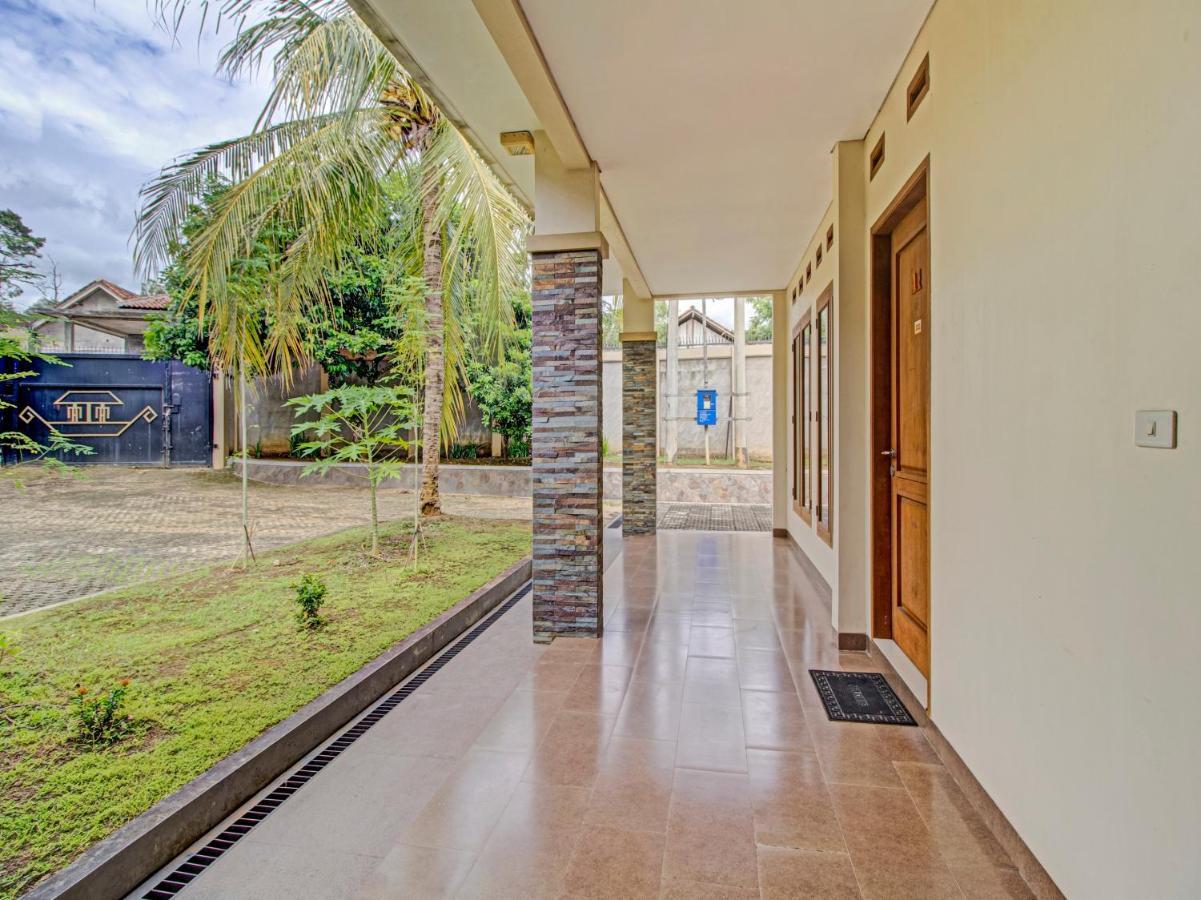 Oyo 89997 Hotel Bumi Kedaton Waterpark Bandar Lampung Exterior foto