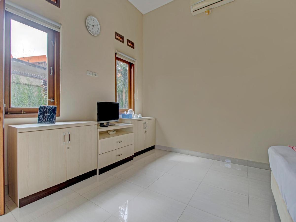 Oyo 89997 Hotel Bumi Kedaton Waterpark Bandar Lampung Exterior foto